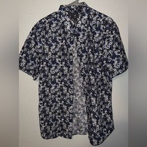 H&M Blue and White Floral Casual Button Down T Large